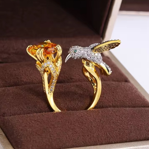Hummingbird Royal Champagne Crystal Ring - Picture 6 of 8